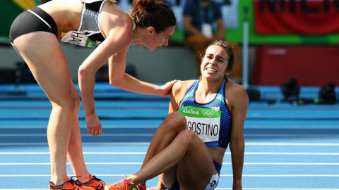runner helping another runner